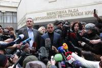 Аксенов уверяет крымчан, что проблем со снятием денег с банковских счетов нет